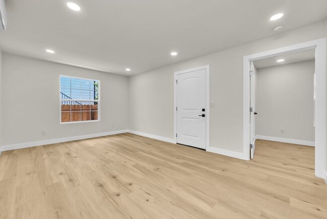 Building Photo - 116 N Cornell Ave