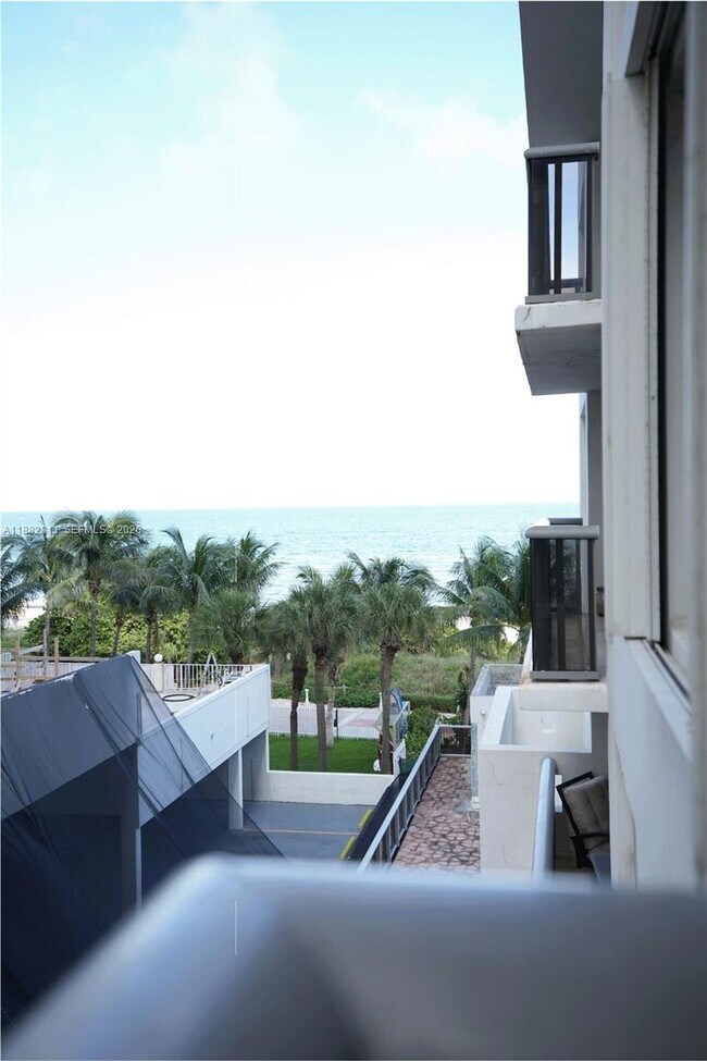 Building Photo - 6039 Collins Ave