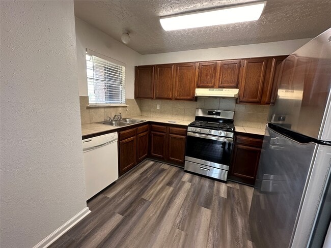 Building Photo - 5434 Parkridge Dr