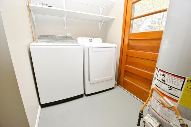 Building Photo - Inground swimming pool, 3 bedroom 1.5 bath home in South Bend IN