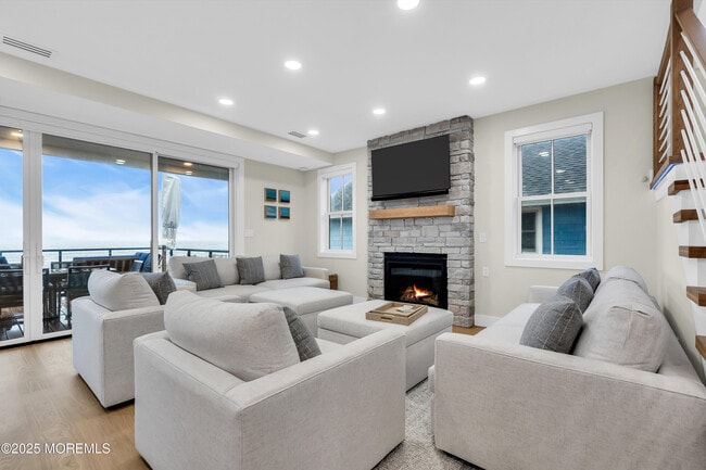 Building Photo - 3580 Ocean Terrace