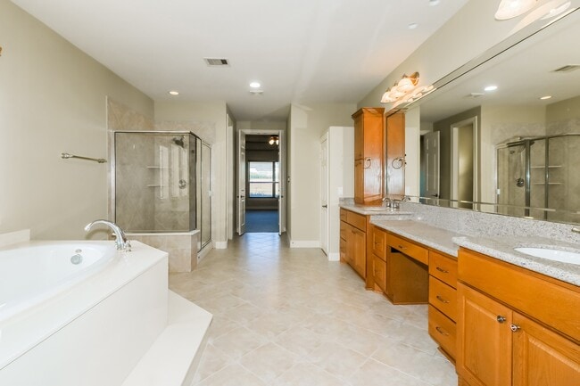 Building Photo - 3909 Pebble Brook Dr