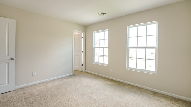 Building Photo - 4 Bedroom 2.5 Bath House in Sophia Landing...