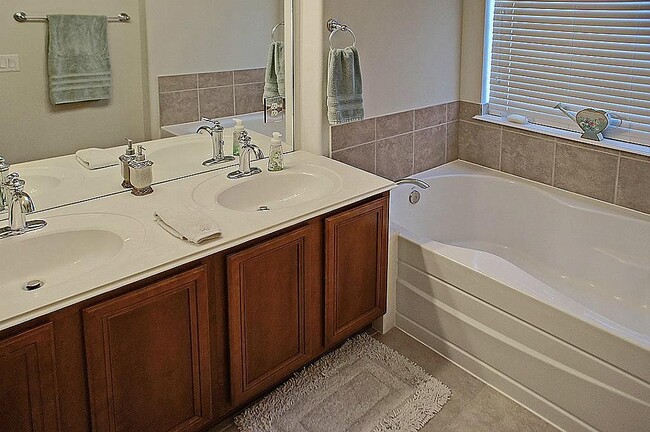 Primary bath double sink w/ seperate shower - 13600 Breton Ridge St