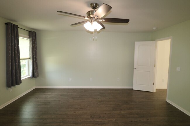 Building Photo - 4515 Wedge Dr