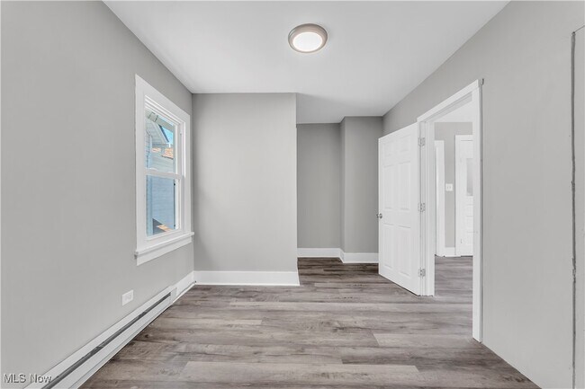 Building Photo - 3701 Chatham Ave