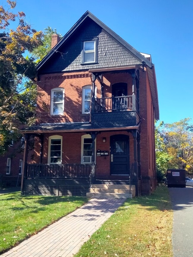 Building Photo - 21 Imlay St