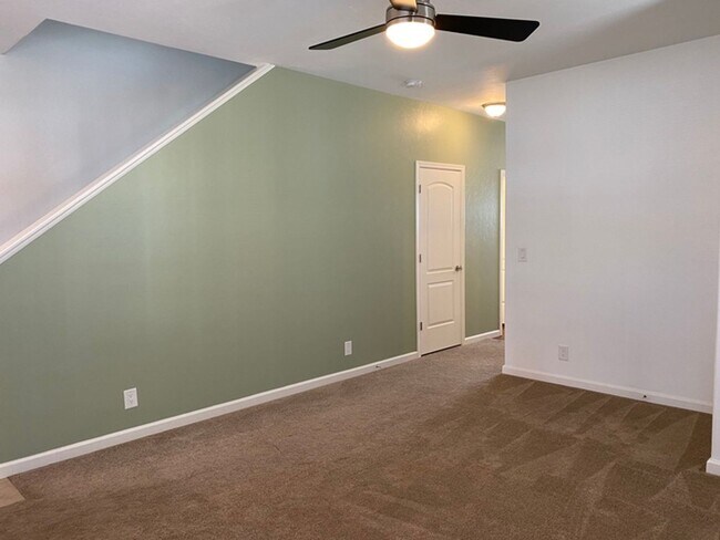 Building Photo - 509 East Kiowa-102