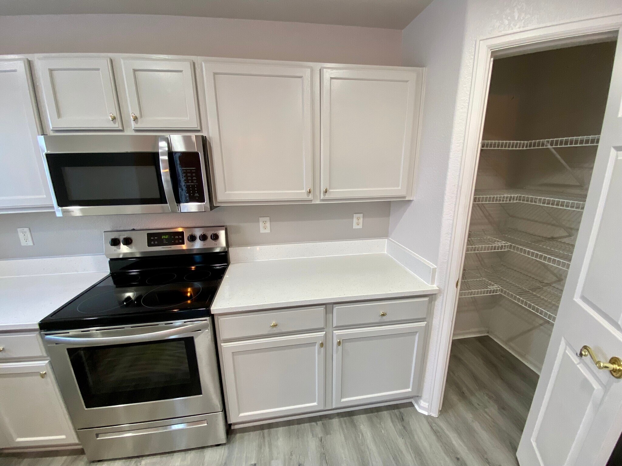Building Photo - 1647 Wagonwheel Dr