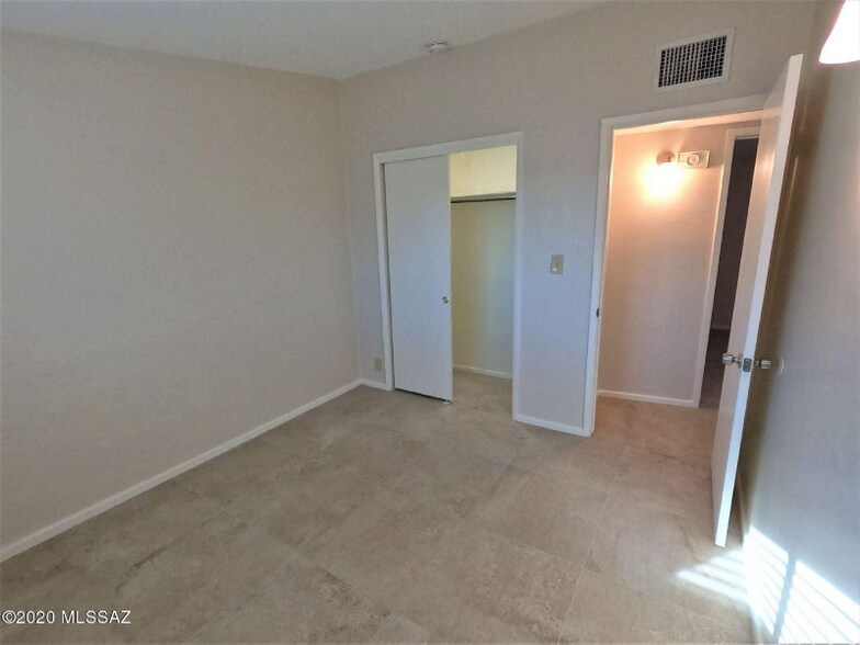 Building Photo - 6162 E 21st St