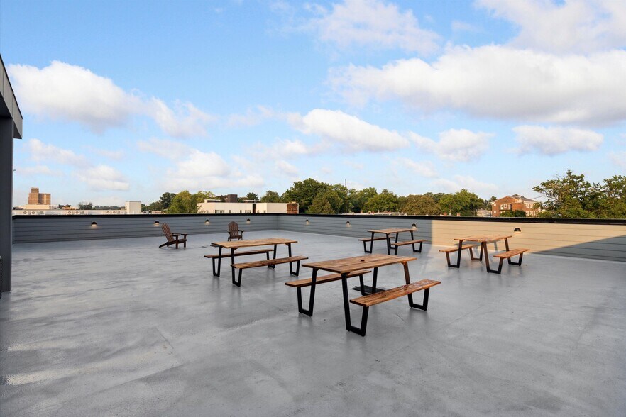 Building Photo - 308 W Chelten Ave