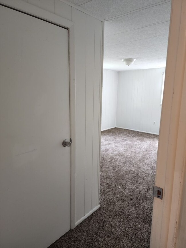 Building Photo - 709 Lee Rd