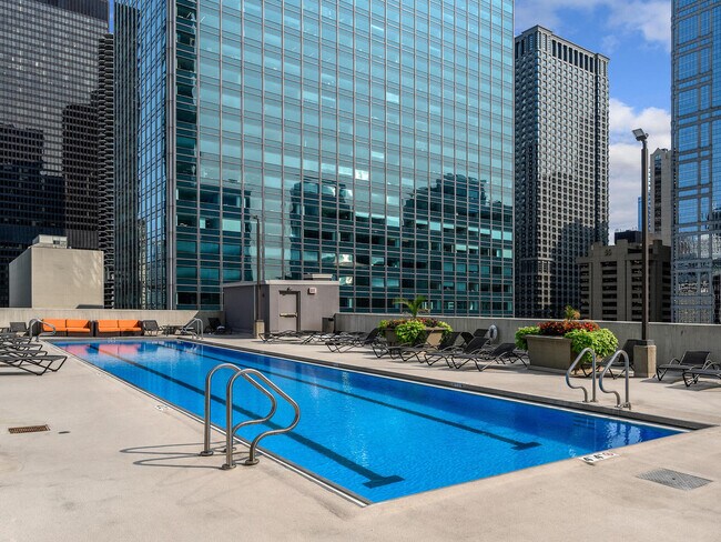 Building Photo - 345 N La Salle Dr