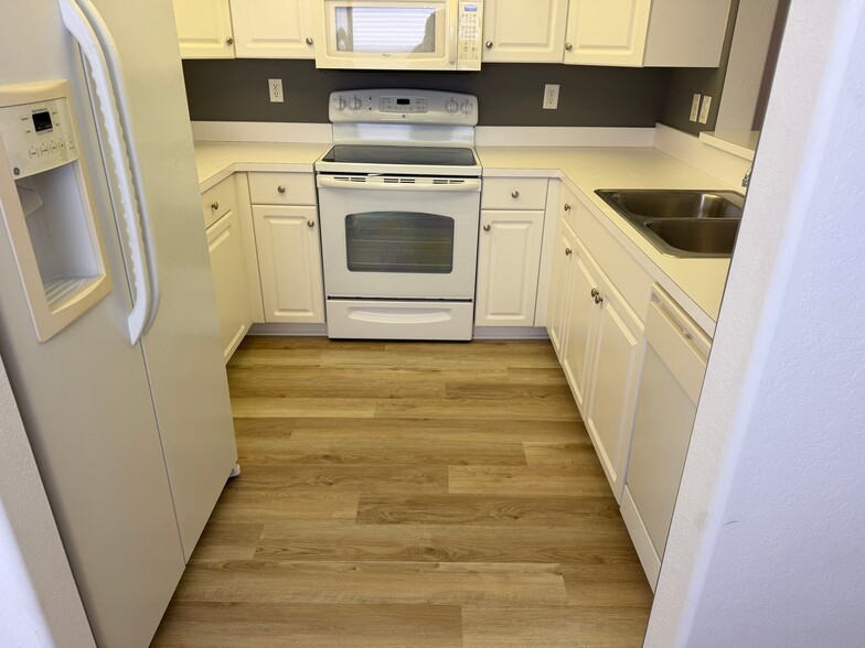 Building Photo - 26735 Little John Ct