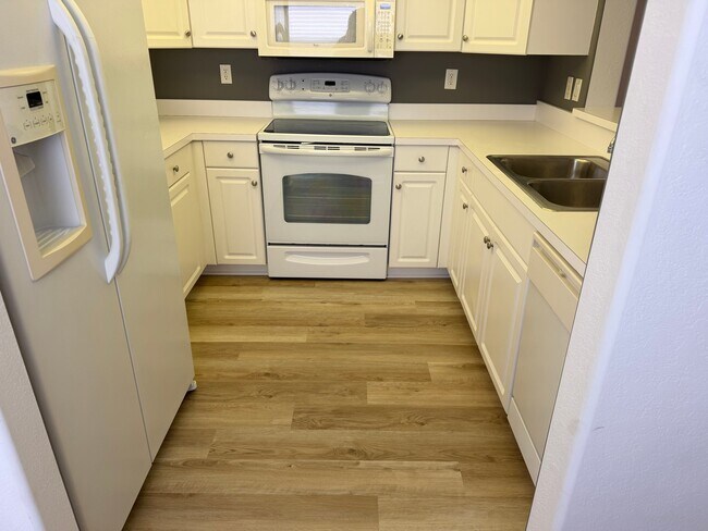 Building Photo - 26735 Little John Ct