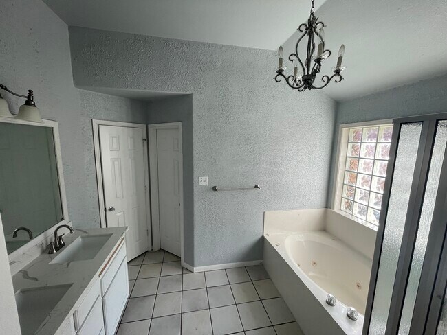 Building Photo - 7266 Piping Rock Rd
