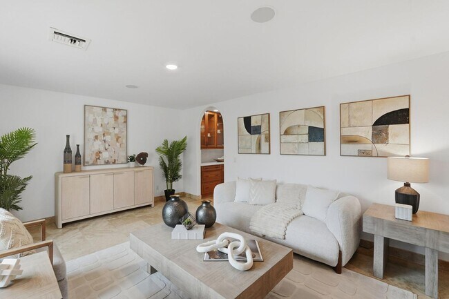 Building Photo - 6302 E Cochise Rd