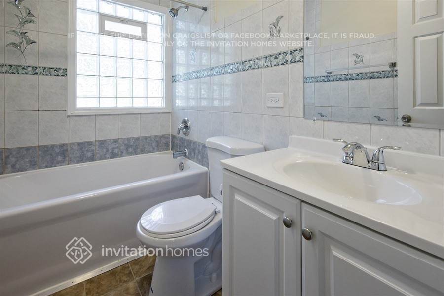 Building Photo - 358 N 2nd Ave