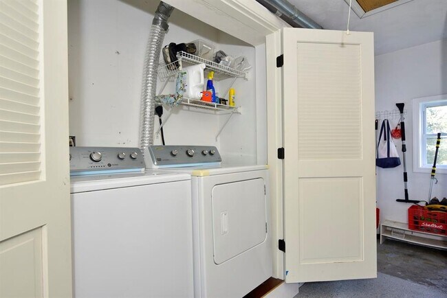 Building Photo - 62 Reposa Sq