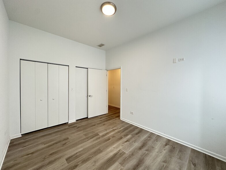 Building Photo - 2550 S Wabash Ave