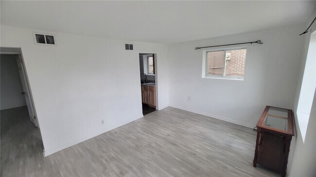 Building Photo - 4461 Highridge St