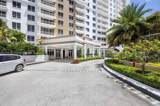 Building Photo - 801 Brickell Key Blvd