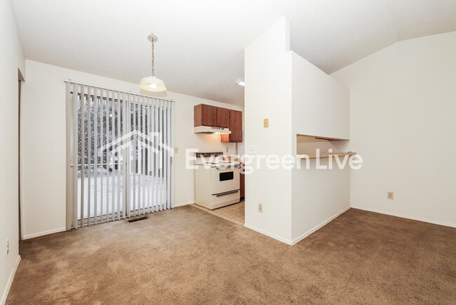 Building Photo - 6376 Greenfield Way