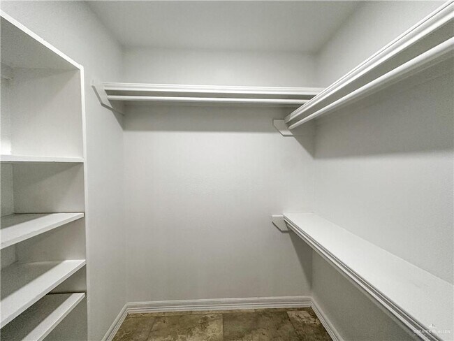 Building Photo - 28 N Champagne