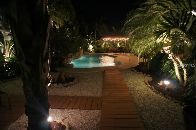 Building Photo - 2704 Marlette St