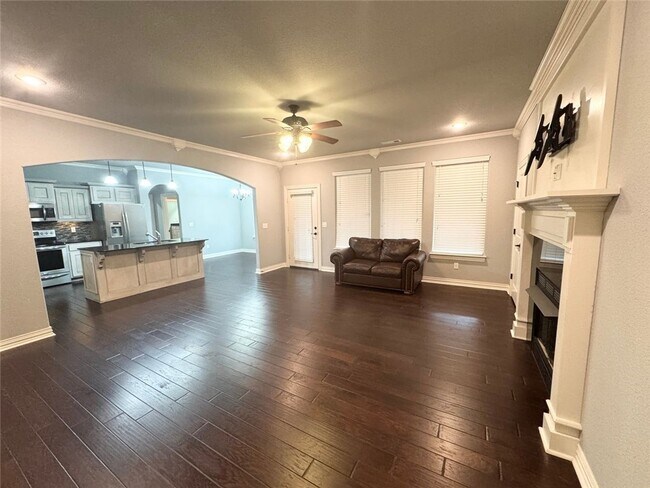 Building Photo - 33 Leona Dr