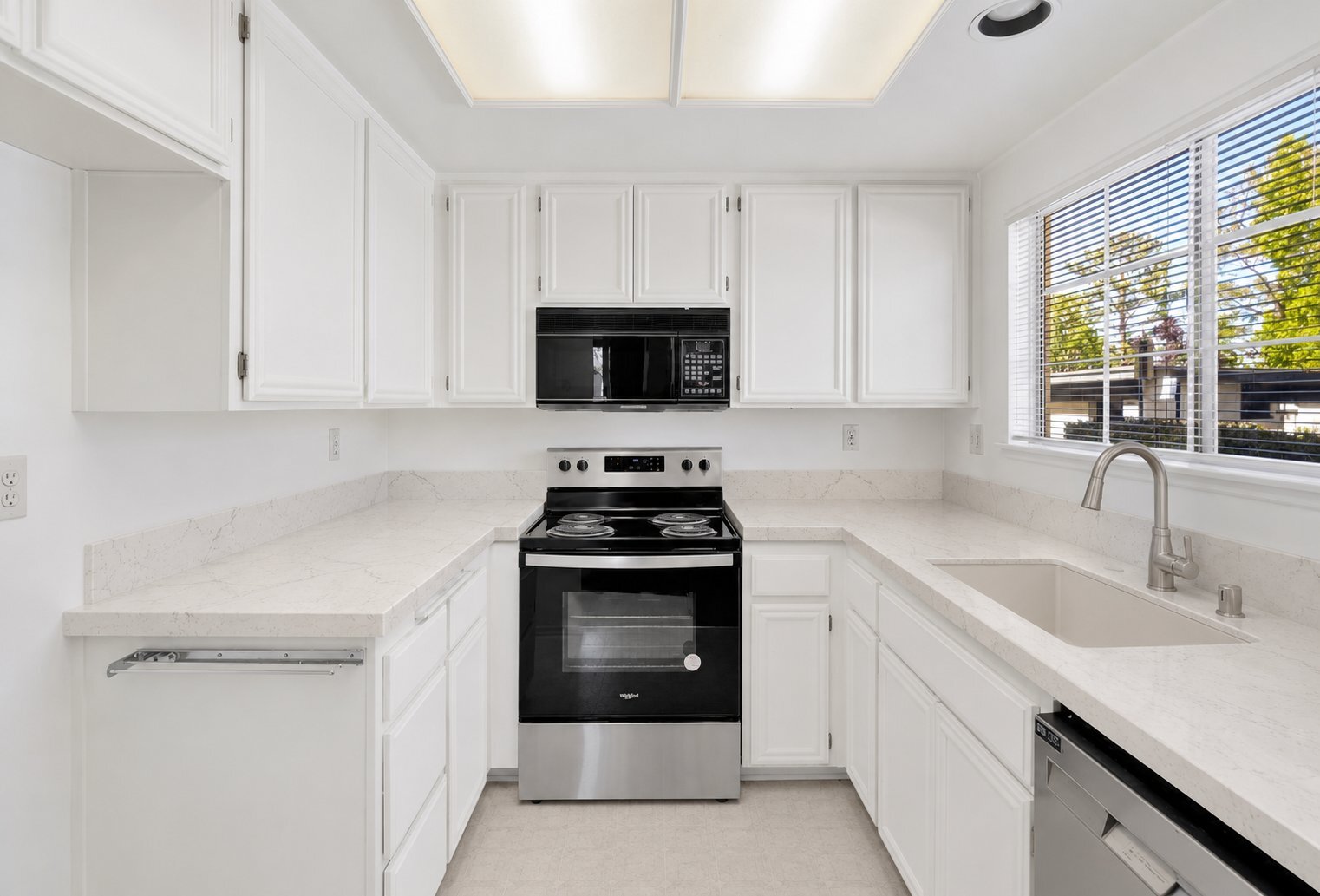 Building Photo - 19111 Palo Verde Dr