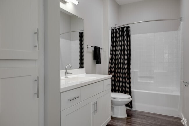2BR, 2BA - 951SF - Premiere at Dana Park