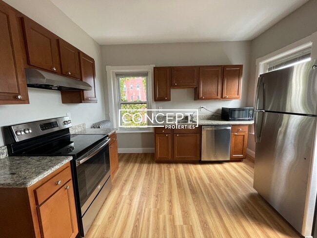 Building Photo - 900 Mass Ave. Unit 8CP