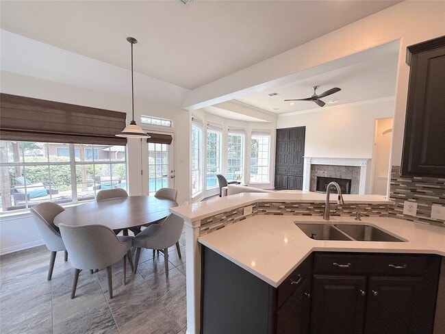Building Photo - 14936 Thatcher Dr