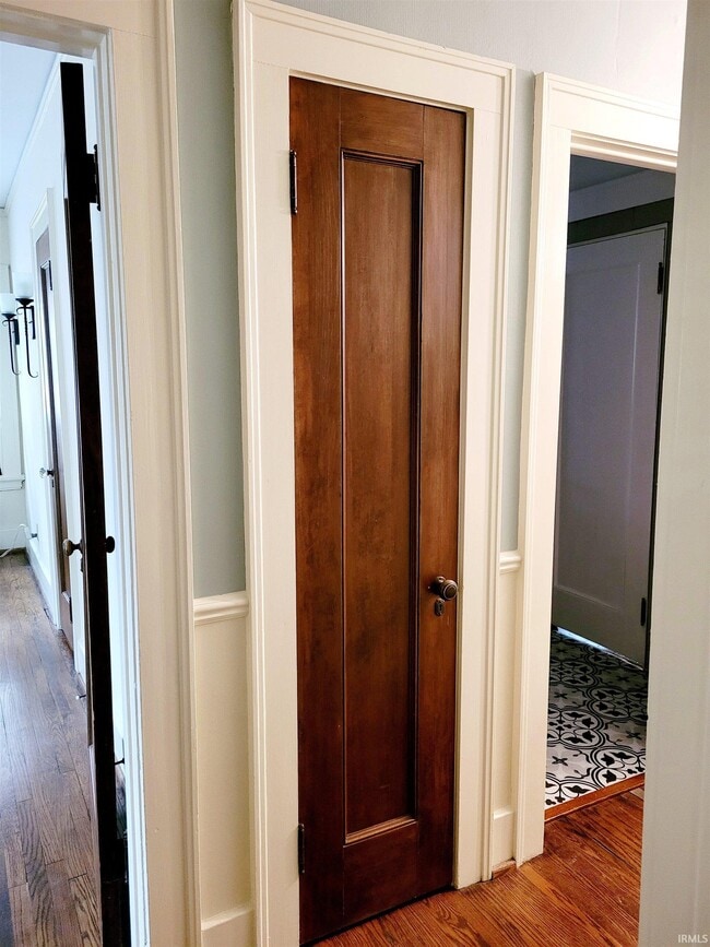 Building Photo - 1223 W Wayne St