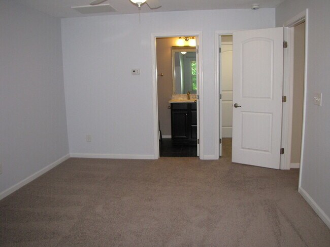 Building Photo - 42 Intuition Cir