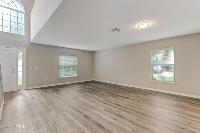 Building Photo - 172 King Arthur Ct