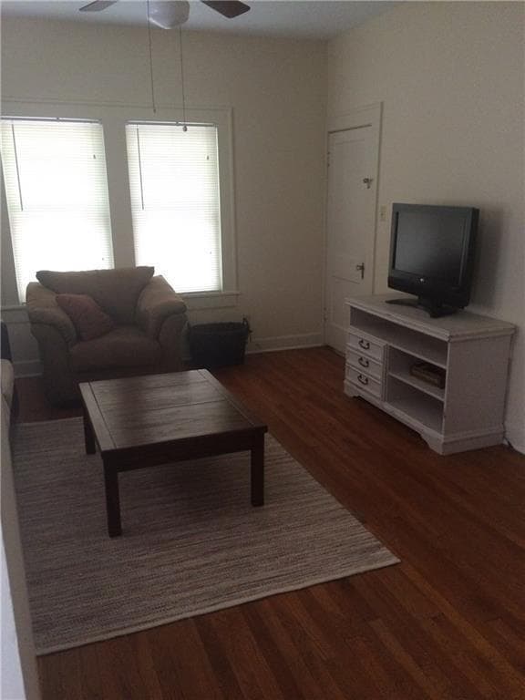 Building Photo - 707.5 Graham Pl