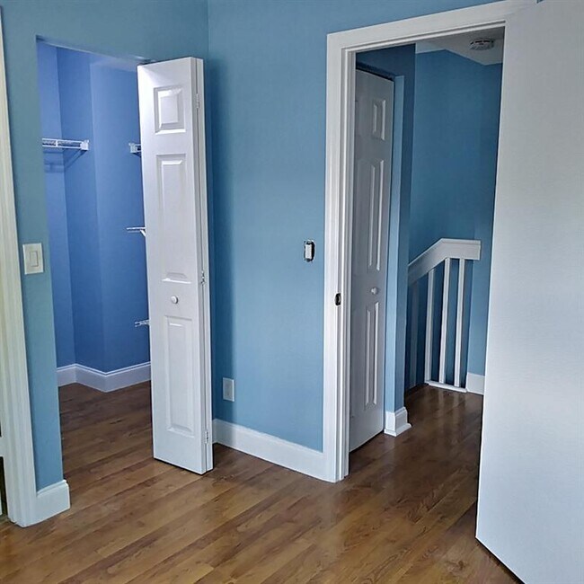 Building Photo - 5362 SW 125th Ave