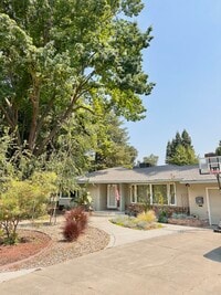 Building Photo - 991 Piedmont Dr