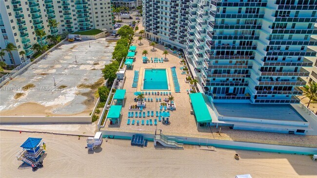 Building Photo - 3725 S Ocean Dr