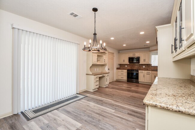 Building Photo - 8231 Bo Jack Dr