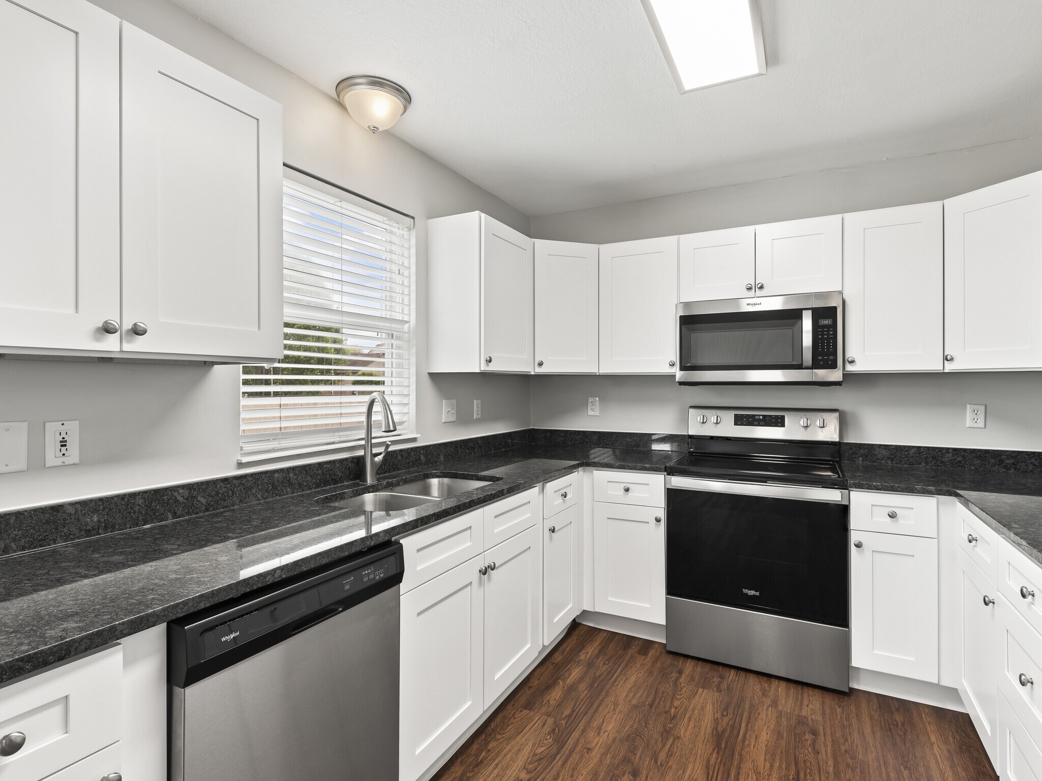 Building Photo - 8022 Crete Ln