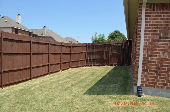 Building Photo - 9638 Castlerock Tr