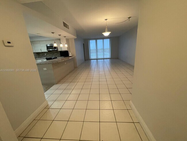 Building Photo - 5825 Collins Ave