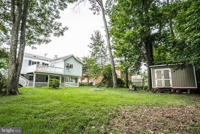 Building Photo - 3242 Holly Hill Dr