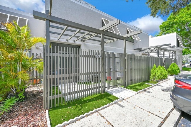 Building Photo - 11290 NW 14th Ct
