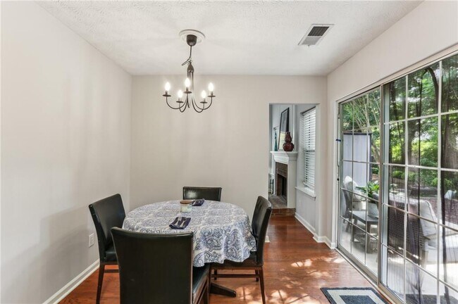 Building Photo - 4284 Cabretta Dr