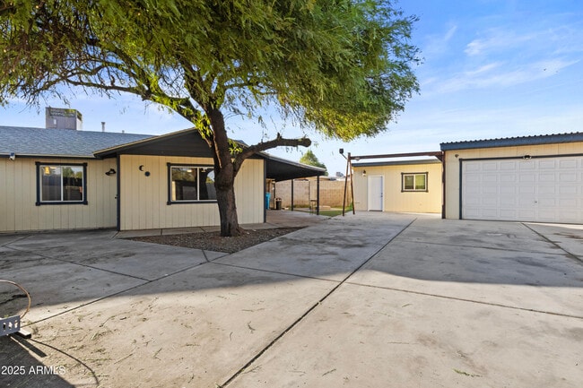 Building Photo - 13810 N 48th Ave