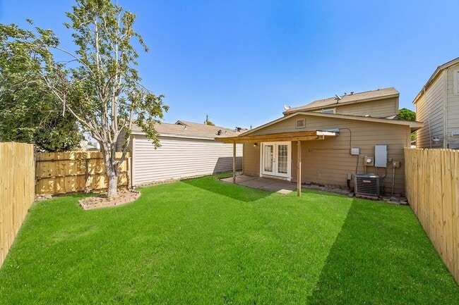 Building Photo - 12104 Burdine St